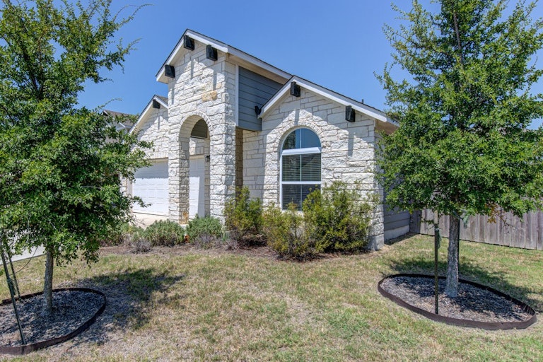 Photo 2 of 20 - 10320 Bankhead Dr, Austin, TX 78747