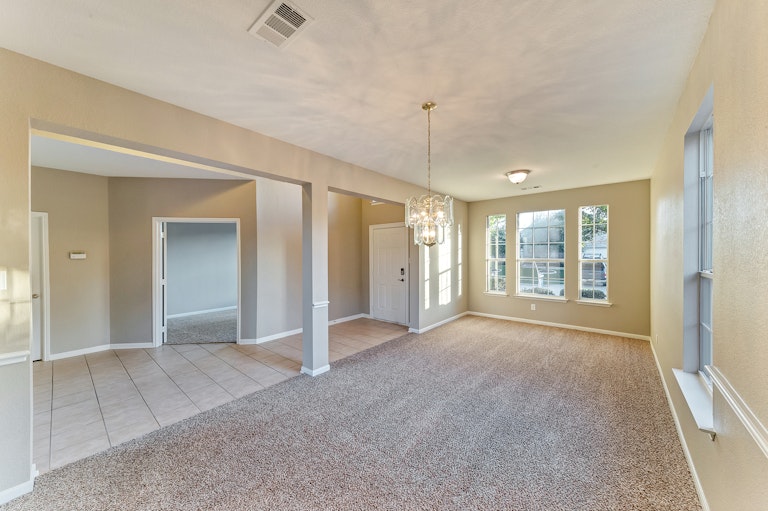 Photo 14 of 39 - 1306 Westridge Dr, Mansfield, TX 76063