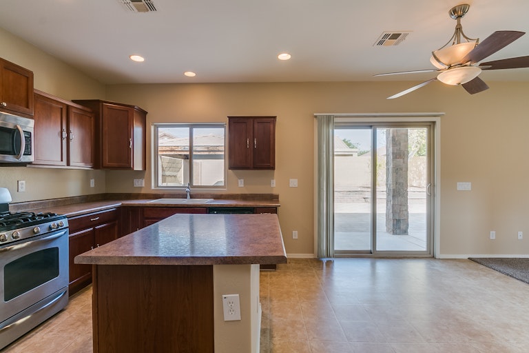 Photo 8 of 37 - 19450 W Washington St, Buckeye, AZ 85326