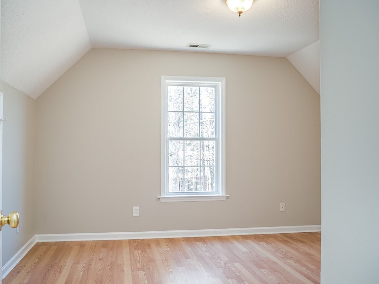 Photo 12 of 23 - 1142 Darius Pearce Rd, Youngsville, NC 27596