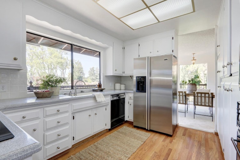 Photo 37 of 70 - 4040 Crondall Dr, Sacramento, CA 95864