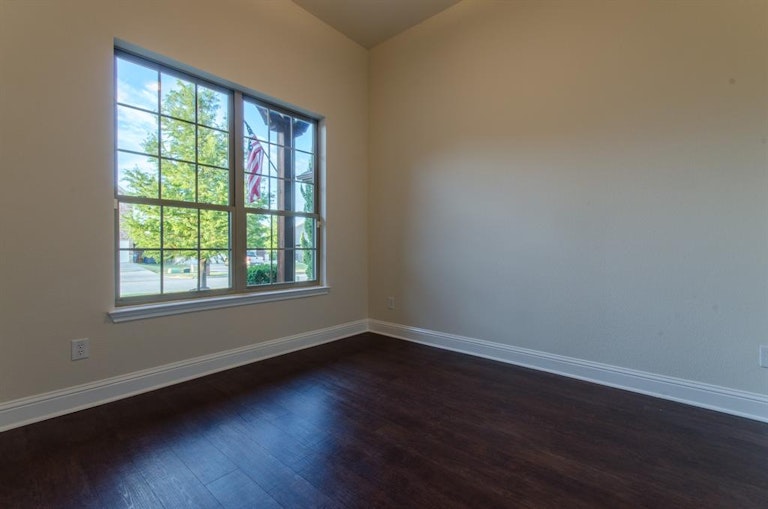 Photo 29 of 33 - 3058 Lakefield Dr, Little Elm, TX 75068