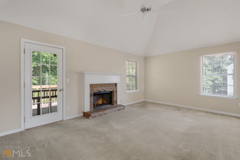 Photo 7 of 34 - 5479 Sweetsprings Dr SW, Powder Springs, GA 30127
