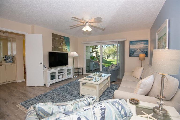 Photo 13 of 49 - 6020 Bahia Del Mar Cir #121, Saint Petersburg, FL 33715