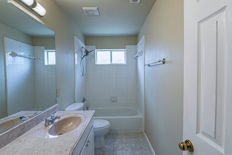 Photo 22 of 24 - 1412 Sunswept Ter, Lewisville, TX 75077