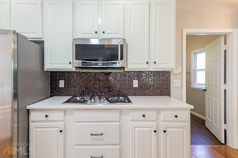 Photo 6 of 27 - 4292 Grand Oaks Dr NW, Kennesaw, GA 30144