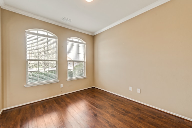 Photo 13 of 28 - 14000 Zippo Way, Haslet, TX 76052
