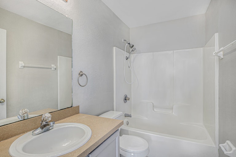 Photo 15 of 15 - 304 Arrowroot Rd, Eagle Lake, FL 33839