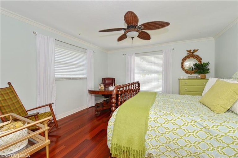 Photo 12 of 16 - 6332 Tanglewood Dr NE, Saint Petersburg, FL 33702