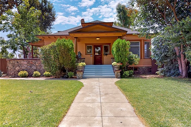 Photo 1 of 75 - 588 E Pasadena St, Pomona, CA 91767