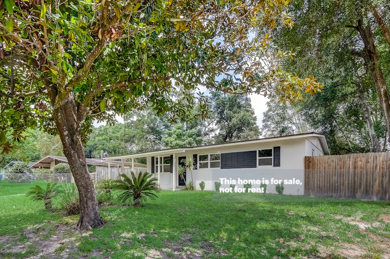 Photo 12 of 32 - 7449 Sandhurst Rd S, Jacksonville, FL 32277
