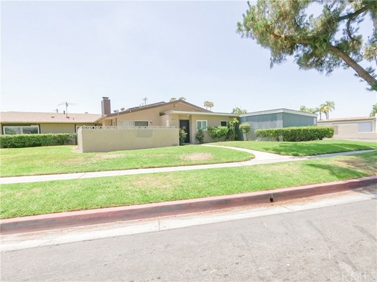 Photo 1 of 32 - 1900 W Glenoaks Ave Unit C, Anaheim, CA 92801