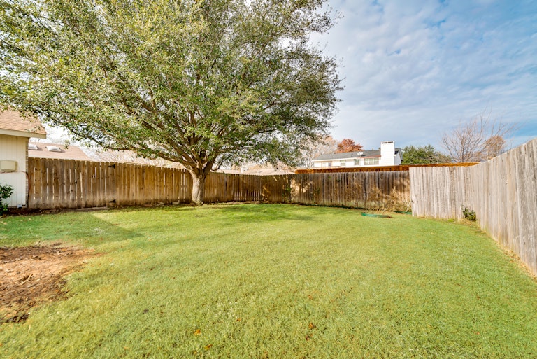Photo 6 of 21 - 2617 Peppertree Pl, Plano, TX 75074