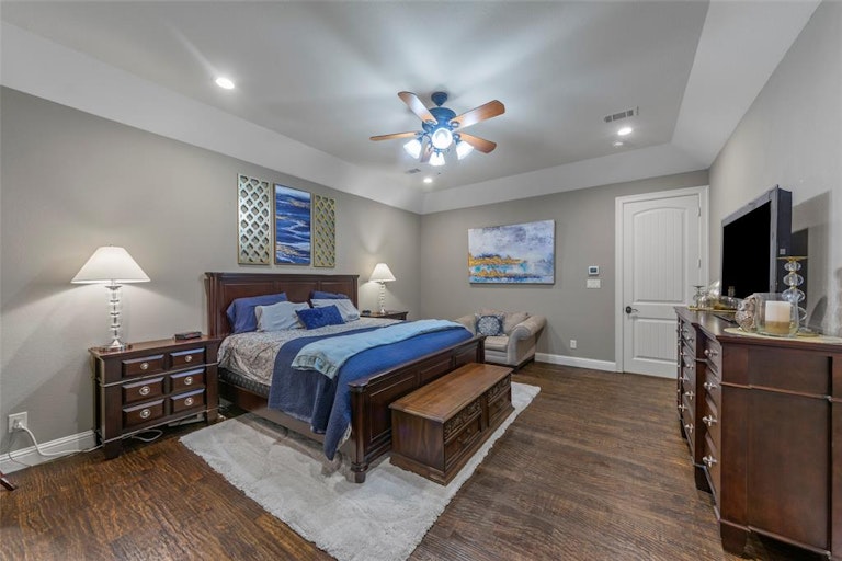 Photo 17 of 31 - 4367 Lake Shore Dr, McKinney, TX 75071