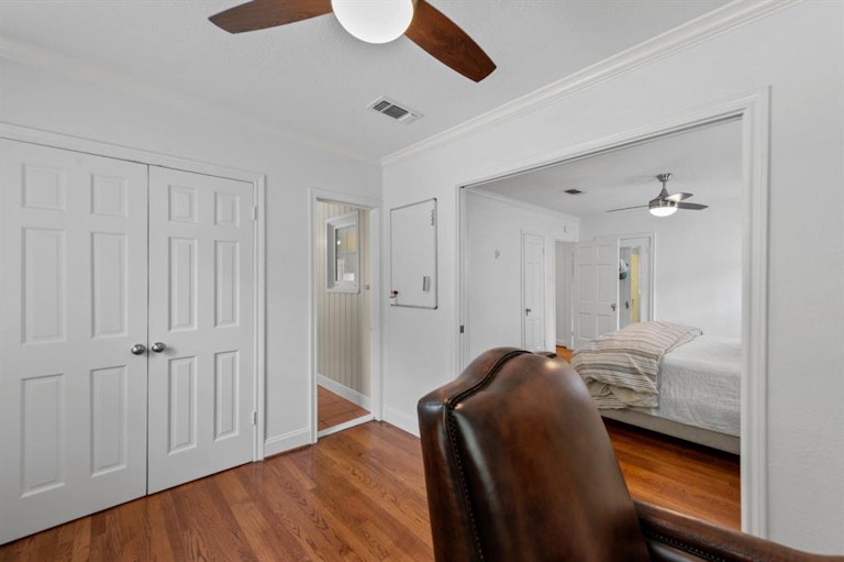 Photo 16 of 26 - 3583 W 4th St, Fort Worth, TX 76107