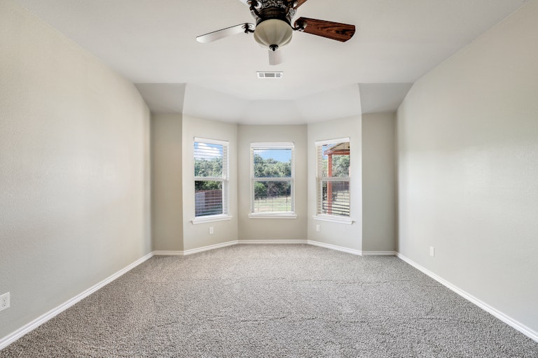 Photo 10 of 25 - 8705 Vista Royale Dr, Fort Worth, TX 76108