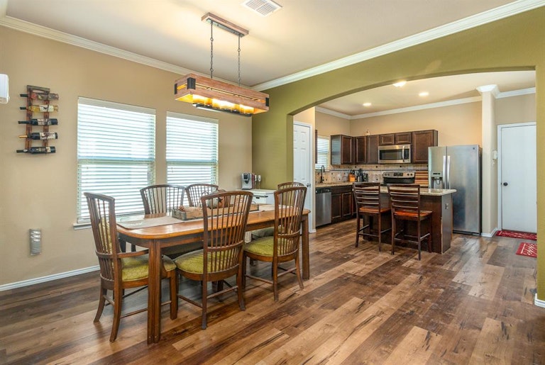 Photo 11 of 29 - 1300 Honeywood Ln, Royse City, TX 75189