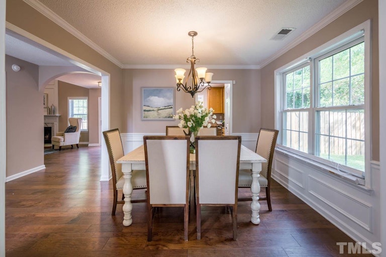 Photo 9 of 46 - 5 Ingram Ct, Durham, NC 27713