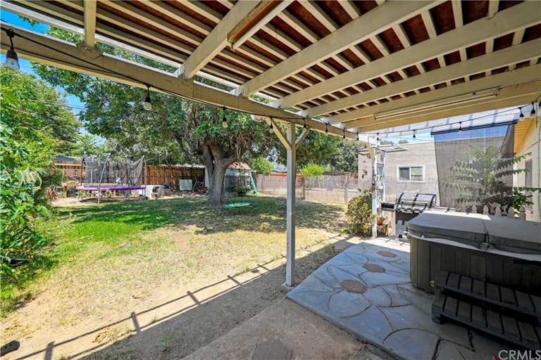 Photo 13 of 17 - 535 E Hollyvale St, Azusa, CA 91702