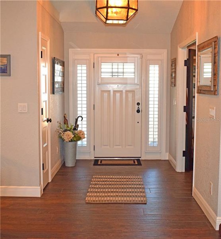 Photo 2 of 17 - 10377 Oak Leaf St, Largo, FL 33774