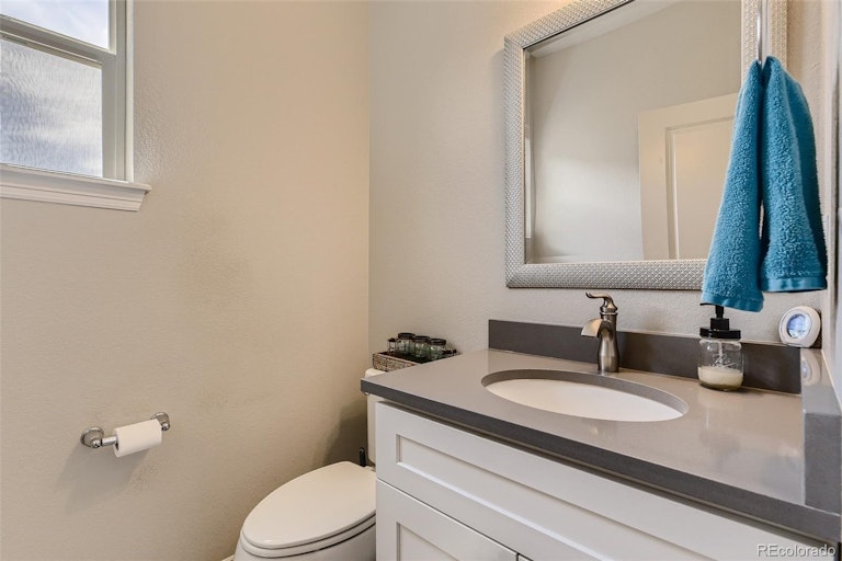 Photo 15 of 30 - 4055 Spanish Oaks Way, Castle Rock, CO 80108