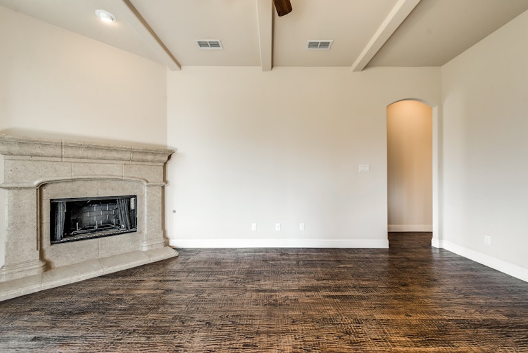 Photo 15 of 31 - 341 Oxford Pl, Prosper, TX 75078