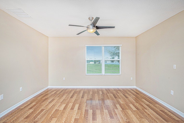 Photo 7 of 17 - 3999 Bramblewood Loop, Spring Hill, FL 34609