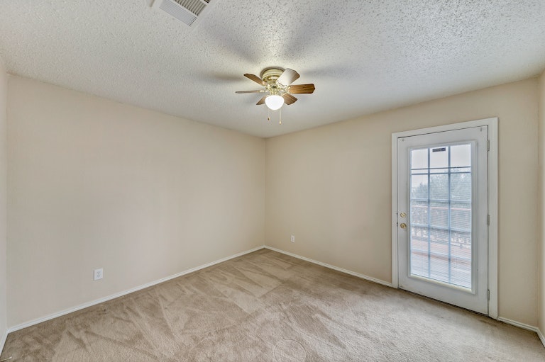 Photo 28 of 37 - 5301 Royal Birkdale Dr, Fort Worth, TX 76135