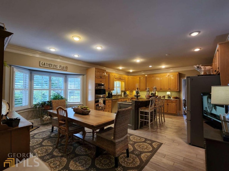 Photo 7 of 27 - 8633 Lake Forrest Dr, Douglasville, GA 30134