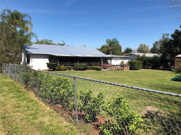Photo 4 of 38 - 738 W Hogle Ave, Deland, FL 32720
