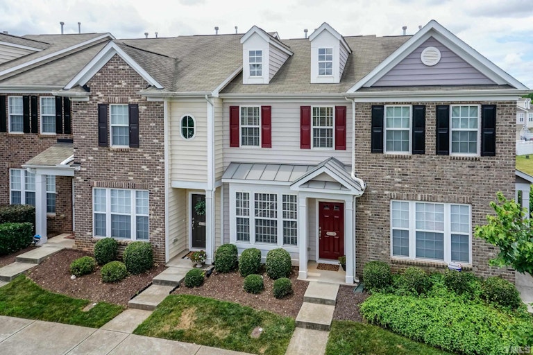 Photo 3 of 21 - 895 Cupola Dr, Raleigh, NC 27603