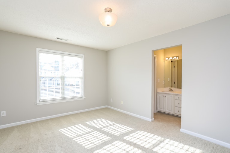 Photo 12 of 25 - 2211 Turtle Point Dr, Raleigh, NC 27604