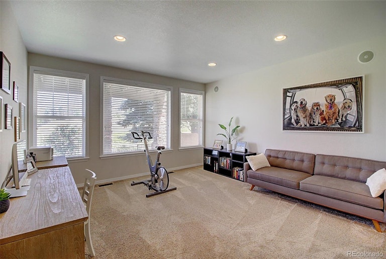Photo 11 of 40 - 604 Ridgemont Cir, Highlands Ranch, CO 80126
