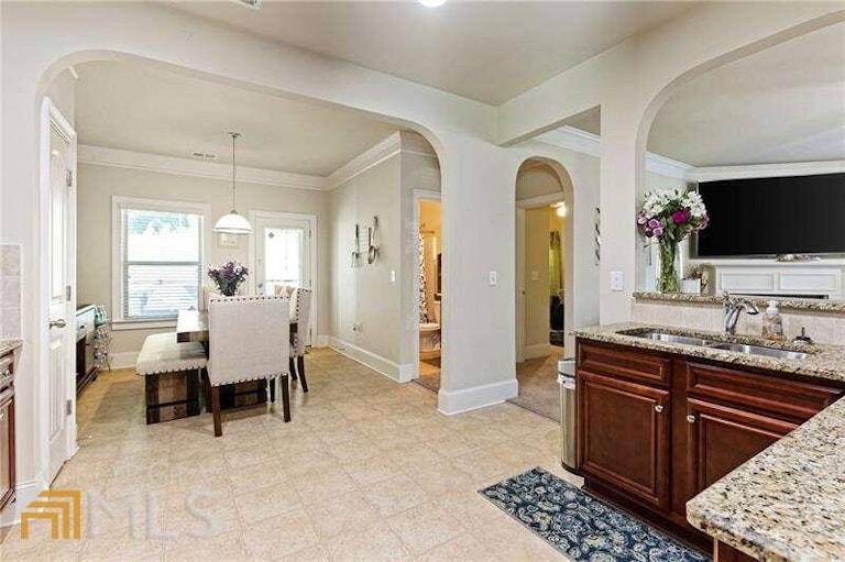 Photo 7 of 24 - 651 Silver Oak Dr, Dallas, GA 30132