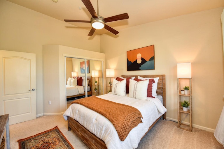 Photo 14 of 40 - 1000 Moon Cir #1026, Folsom, CA 95630