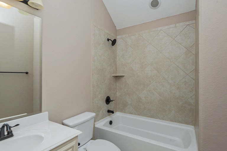 Photo 29 of 32 - 1110 Safrano St, Midlothian, TX 76065