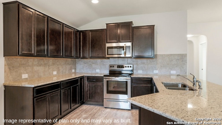 Photo 13 of 60 - 13012 Minuet Sway, San Antonio, TX 78252