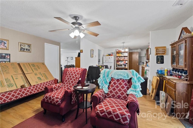 Photo 12 of 38 - 2700 Studley Rd, Charlotte, NC 28212
