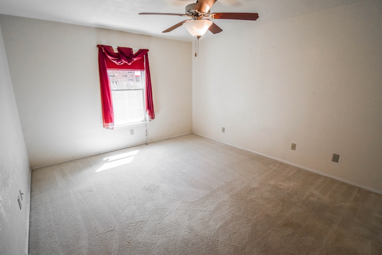 Photo 31 of 37 - 6808 Fryer St, The Colony, TX 75056