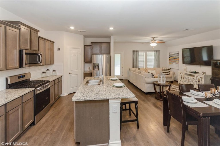 Photo 8 of 38 - 503 Range Dr, Princeton, TX 75407