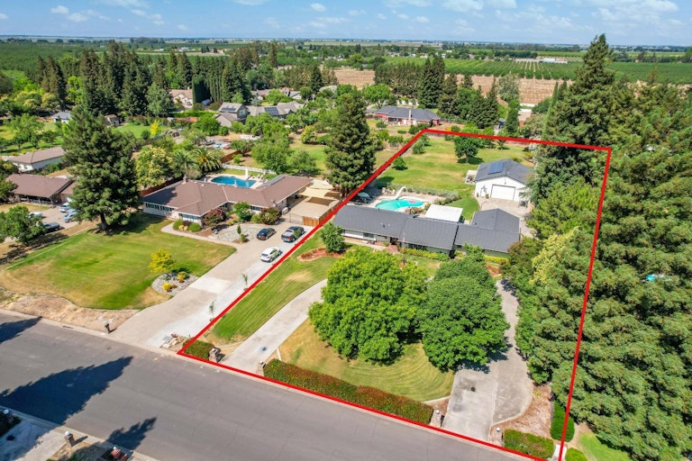 Photo 5 of 70 - 459 Wilder Ave, Yuba City, CA 95993