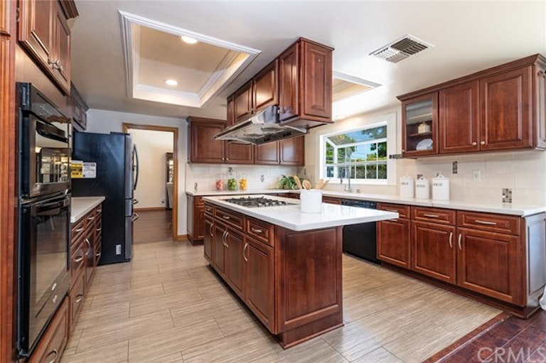 Photo 15 of 49 - 166 E Winnie Way, Arcadia, CA 91006