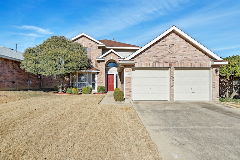 Photo 1 of 26 - 908 Rustic Dr, Fort Worth, TX 76179