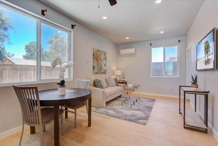 Photo 22 of 43 - 10082 Mud Hen Way, Elk Grove, CA 95757