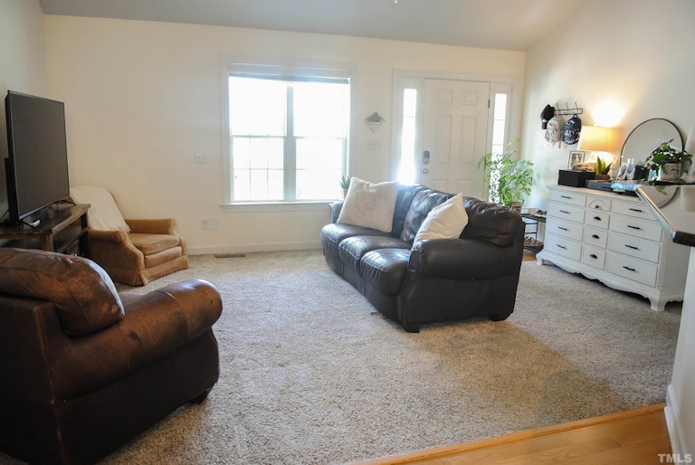 Photo 9 of 26 - 1004 Knighthood Ln, Knightdale, NC 27545