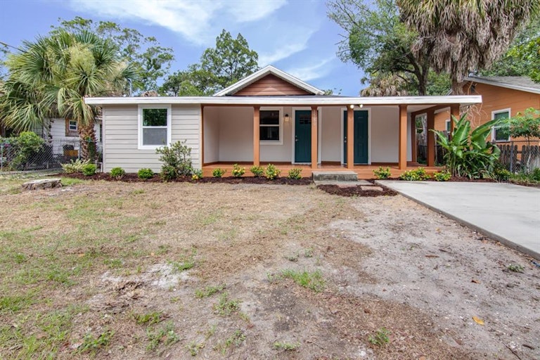 Photo 2 of 31 - 1580 Tioga Ave, Clearwater, FL 33756