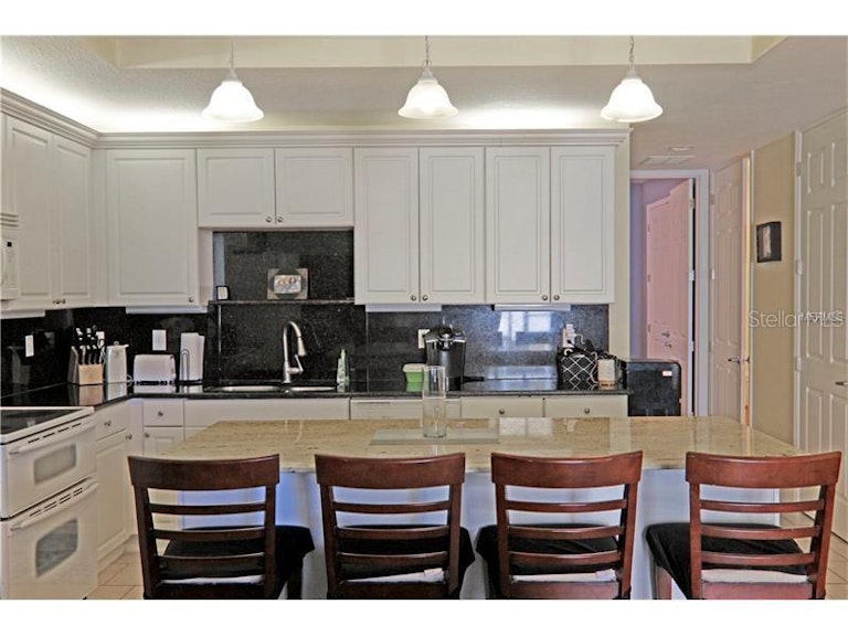 Photo 5 of 19 - 601 Fairmont Pl, Kissimmee, FL 34744