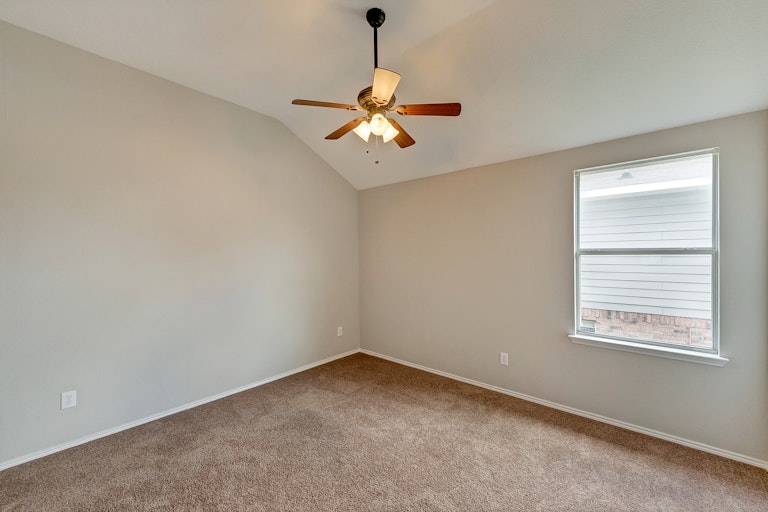 Photo 23 of 30 - 9125 Liberty Crossing Dr, Fort Worth, TX 76131