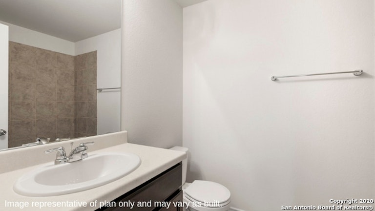 Photo 3 of 60 - 6831 Kingsley Edge, San Antonio, TX 78252
