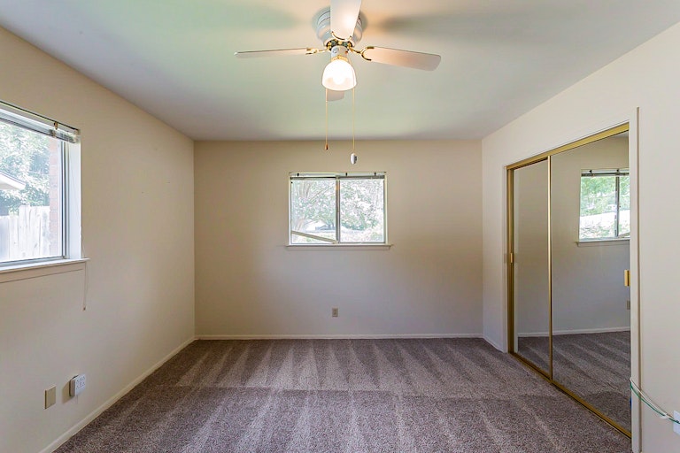 Photo 13 of 19 - 4122 Modena Dr, San Antonio, TX 78218